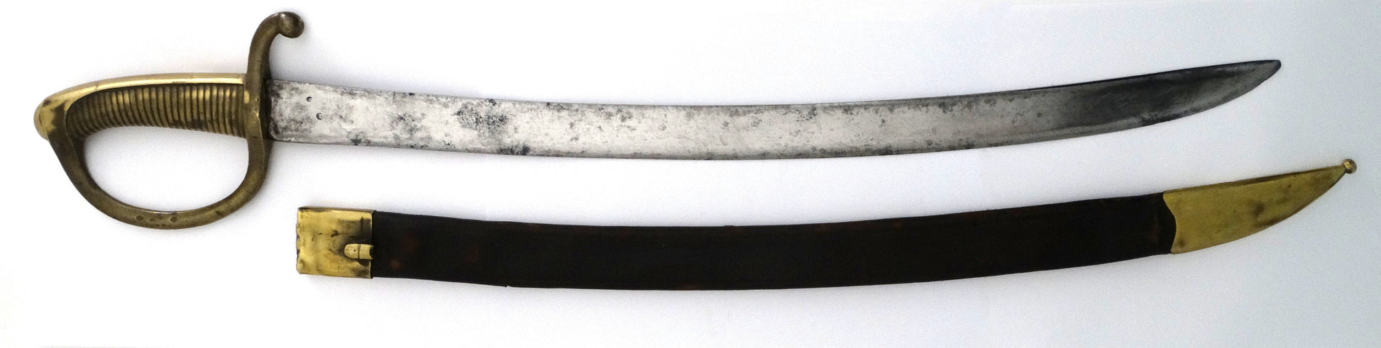 Sabre briquet d’infanterie modèle An XI — Klingenthal — Premier Empire.
Vue intégrale coté droit hors fourreau.
