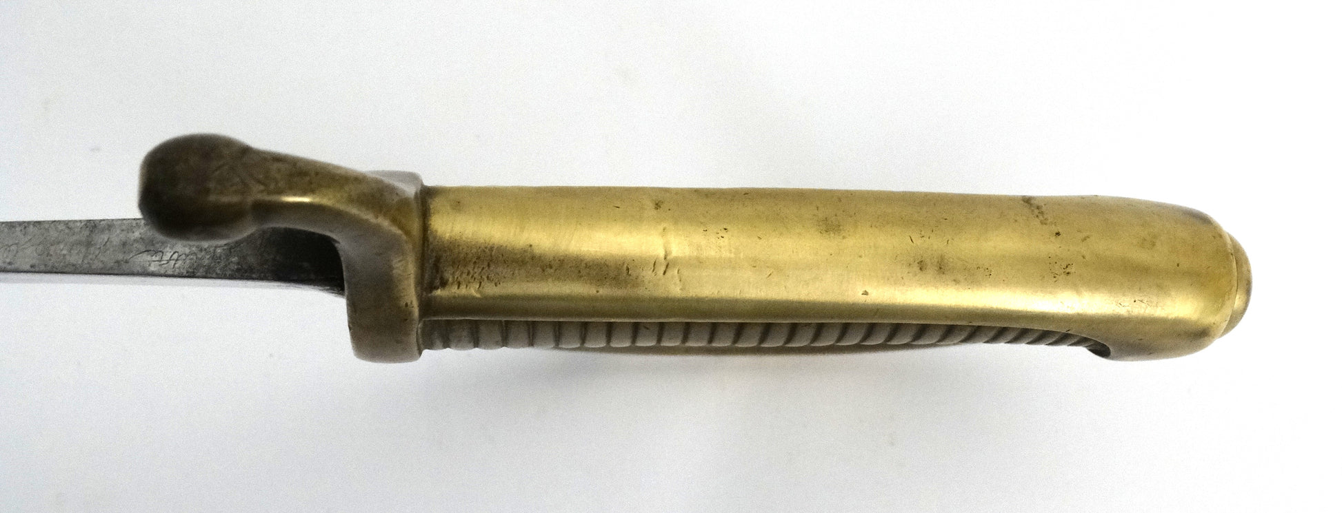 Sabre briquet d’infanterie modèle An XI — Klingenthal — Premier Empire.
Zoom sur poignée Face C.