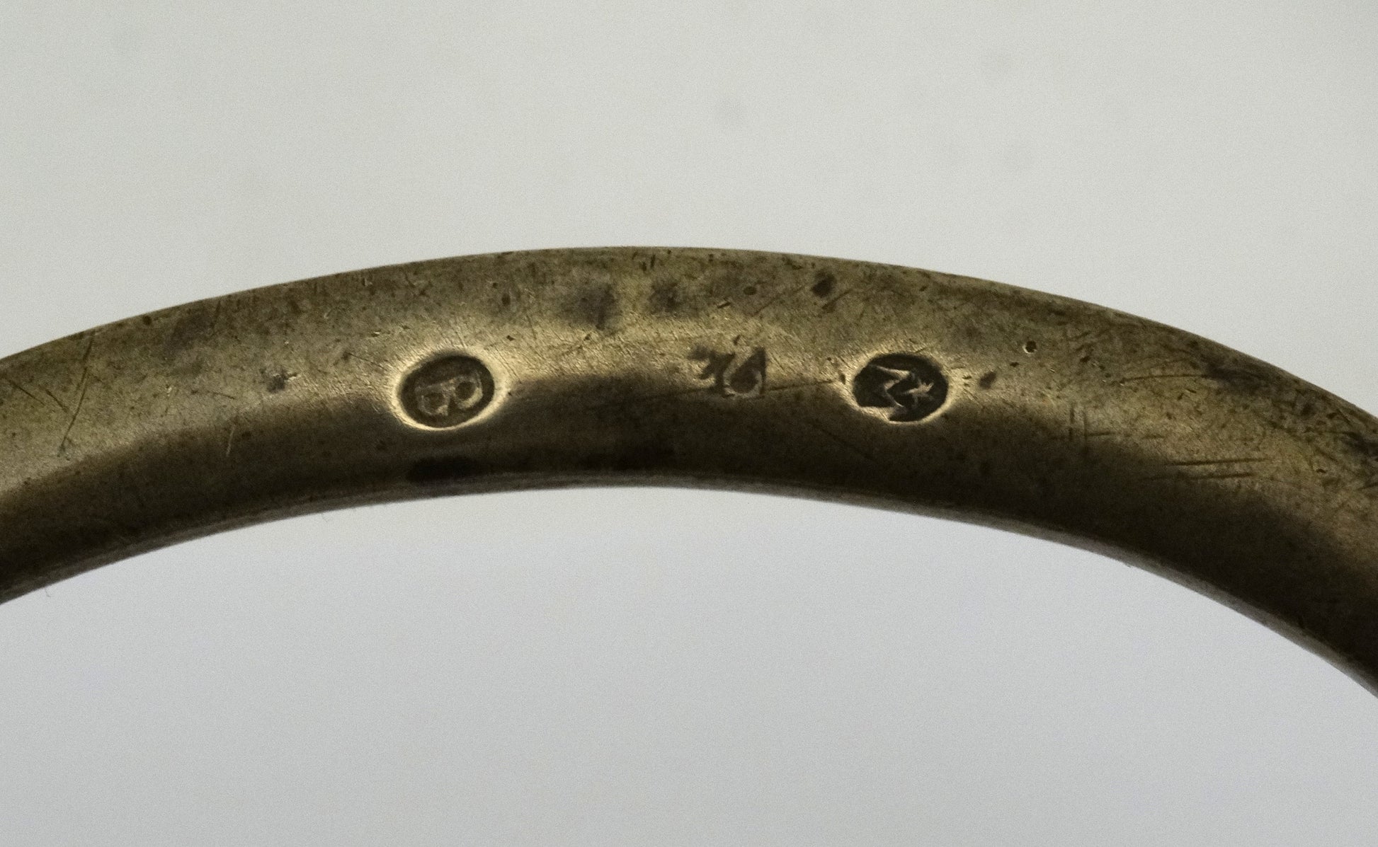 Sabre briquet d’infanterie modèle An XI — Klingenthal — Premier Empire.
Zoom poinçons de la garde.