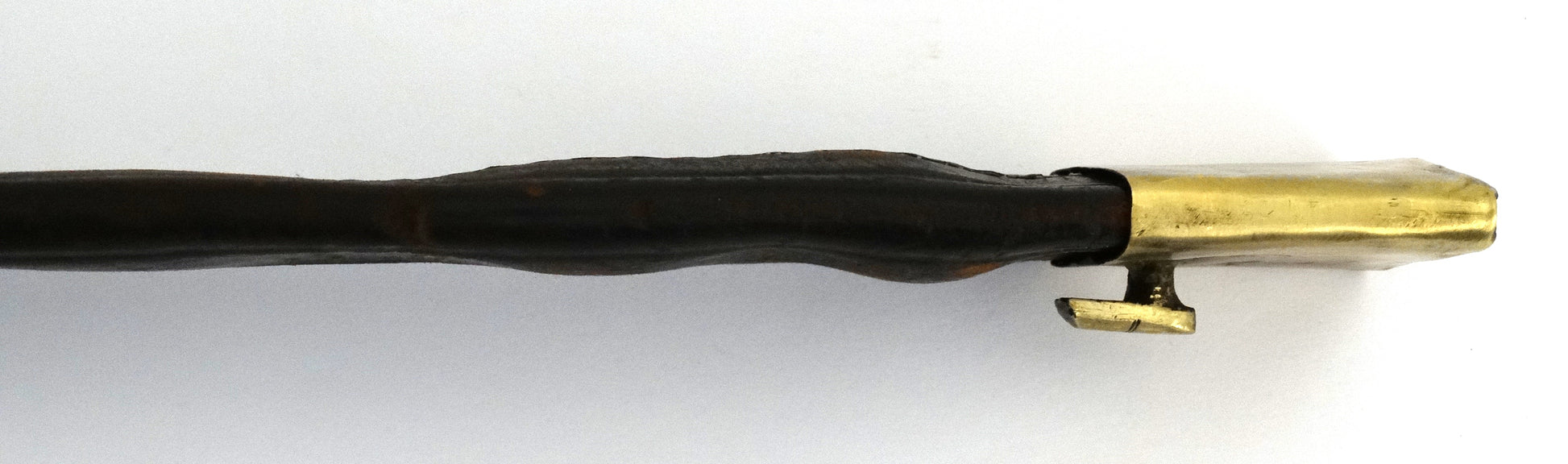 Sabre briquet d’infanterie modèle An XI — Klingenthal — Premier Empire.
Zoom sur fourreau 2