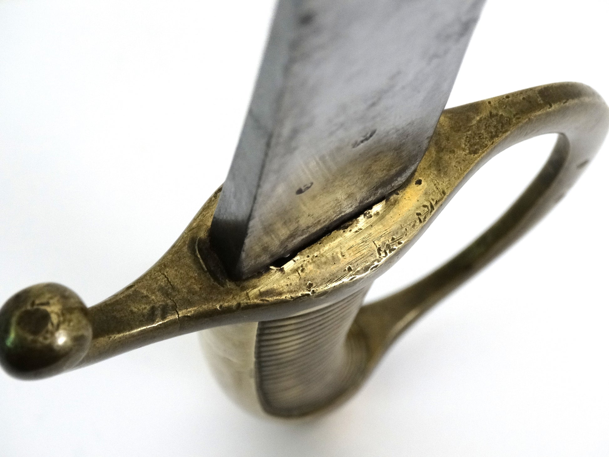 Sabre briquet d’infanterie modèle An XI — Klingenthal — Premier Empire.
Zoom sur poignée du dessus Face A.