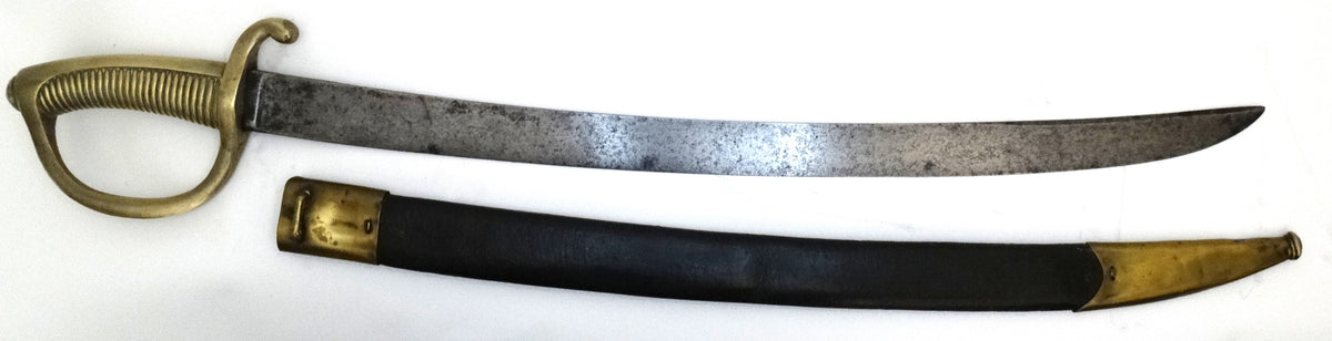 Sabre d’infanterie dit « briquet », modèle An XI, avec fourreau.
Vue intégrale hors fourreau face A