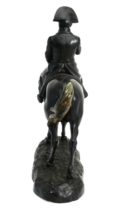 FRANCE. Napoléon à cheval – d’après Demange.
Vue intégral de dos de l'Empereur Napoléon Ier sur son cheval.