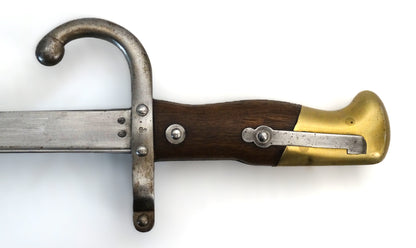 Baïonnette Gras Modèle 1874 – Infanterie de Marine — Monomatricule.
Zoom sur poignée coté gauche.